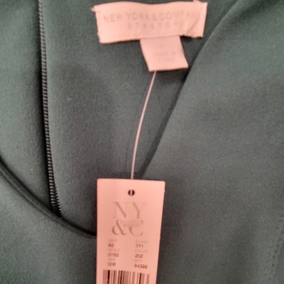 Green Sheath Dress - Picture 4 of 4